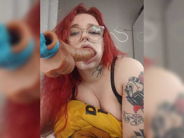 xinsic's BongaCams show and profile