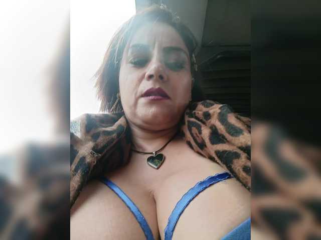 AlexaBrown12 live cam