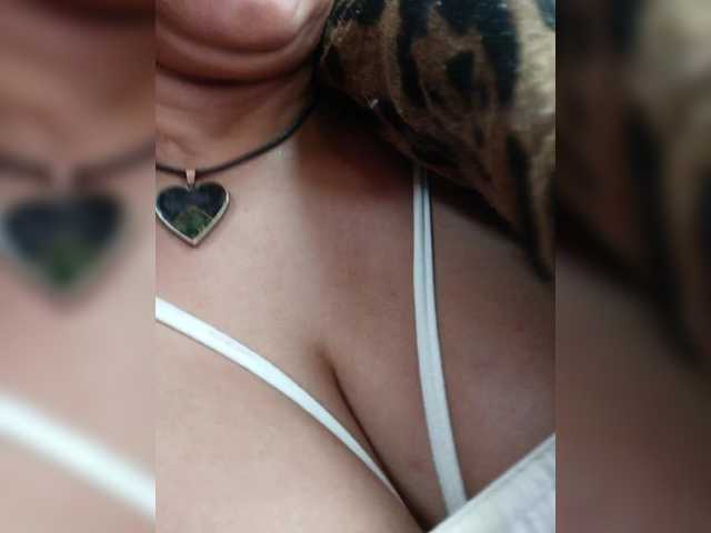 AlexaBrown12's BongaCams show and profile