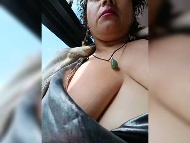 AlexaBrown12's BongaCams show and profile