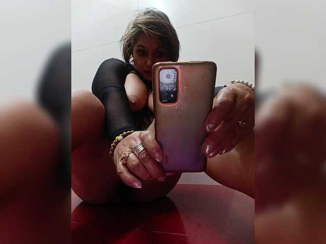 AlexaBrown12's BongaCams show and profile