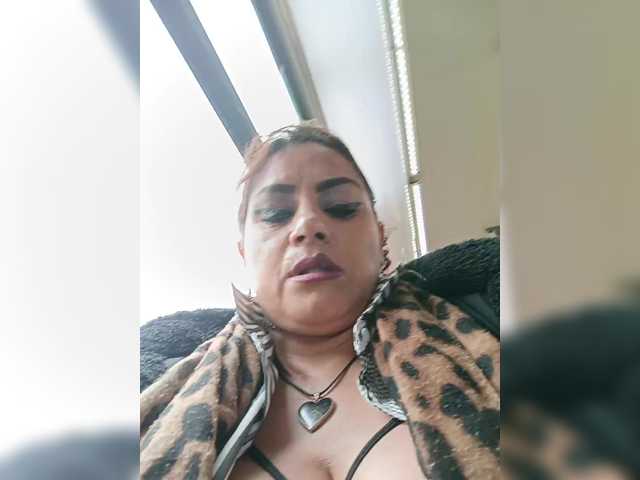 AlexaBrown12's BongaCams show and profile