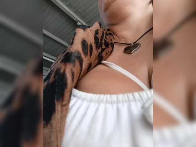 AlexaBrown12's BongaCams show and profile