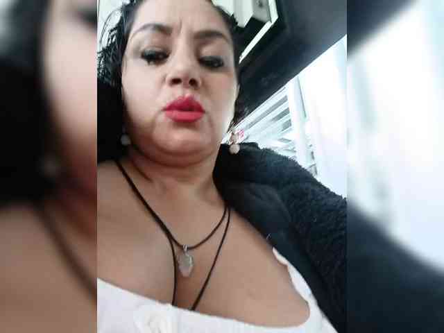 AlexaBrown12 webcam