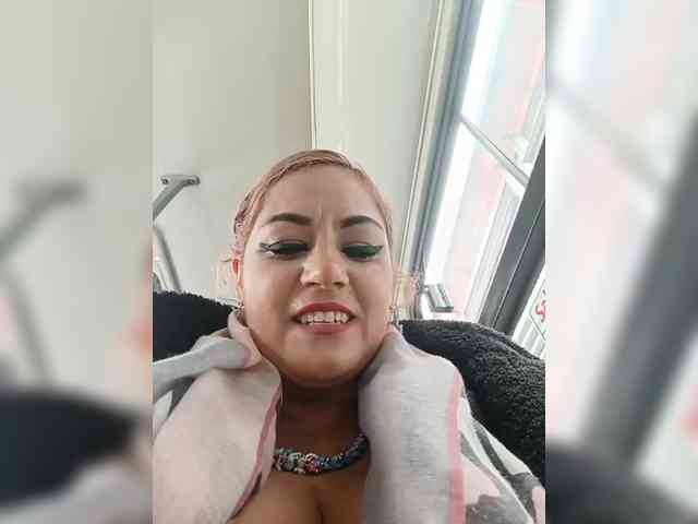 AlexaBrown12 webcam