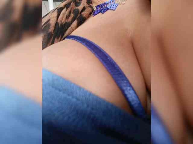 AlexaBrown12 webcam
