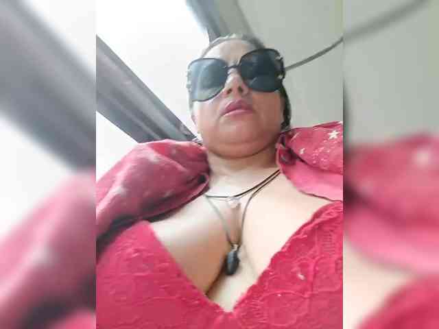 AlexaBrown12 webcam