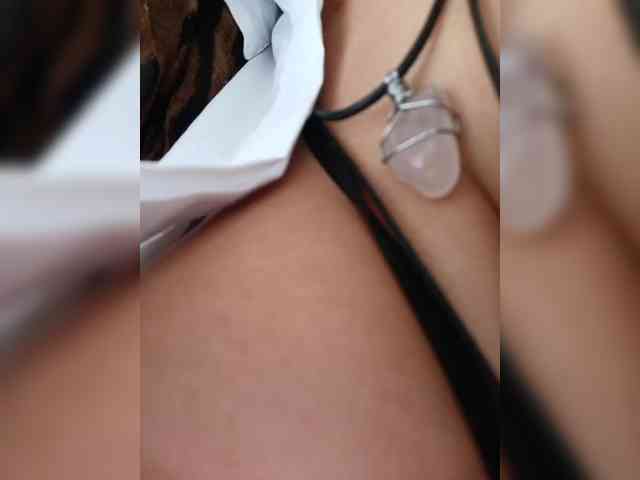 AlexaBrown12 webcam