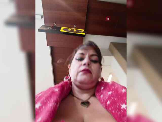 AlexaBrown12 Live Webcam on BongaCams