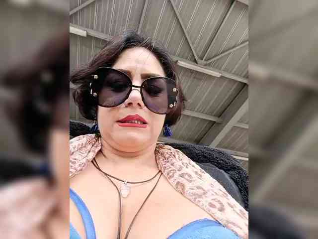 AlexaBrown12 webcam