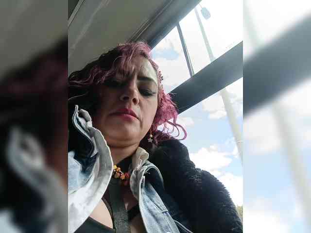 AlexaBrown12 webcam