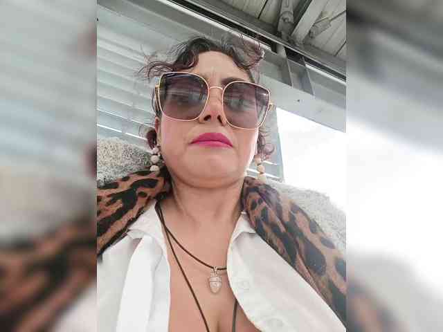 AlexaBrown12 Live Webcam on BongaCams