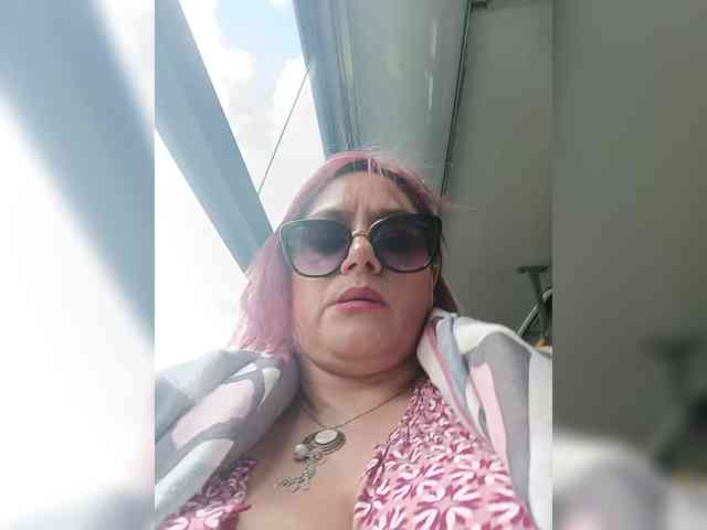 AlexaBrown12 webcam