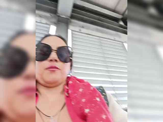 AlexaBrown12 webcam