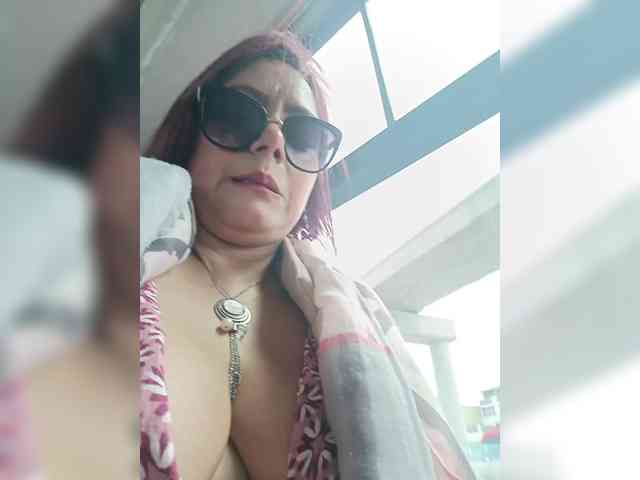 AlexaBrown12 webcam