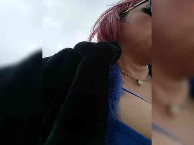 AlexaBrown12 webcam
