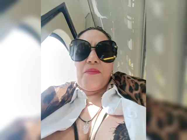 AlexaBrown12 webcam