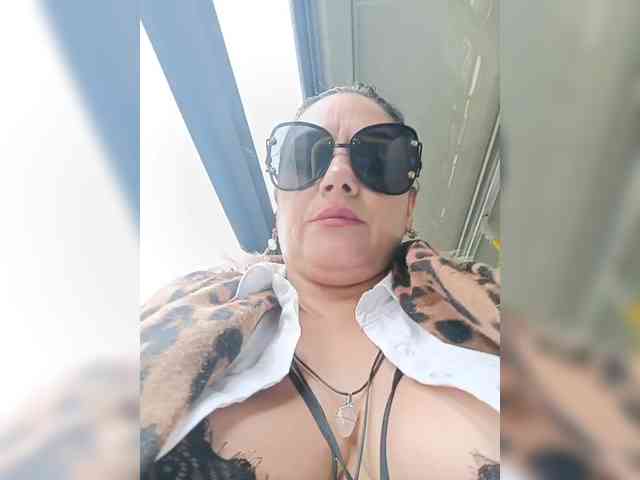 AlexaBrown12 webcam