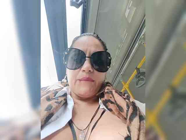 AlexaBrown12 webcam