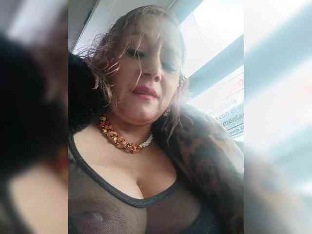 AlexaBrown12 webcam