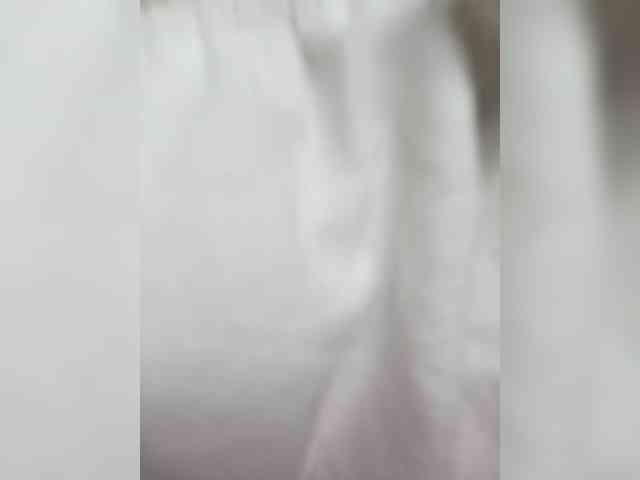 AlexaBrown12 webcam