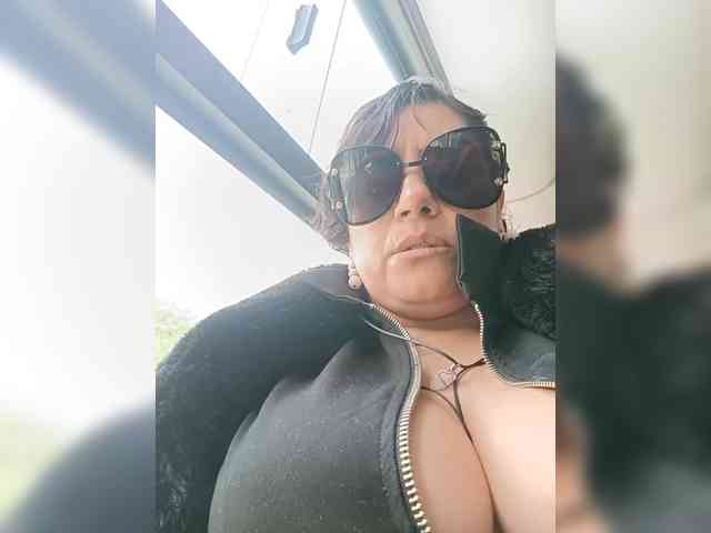 AlexaBrown12 webcam