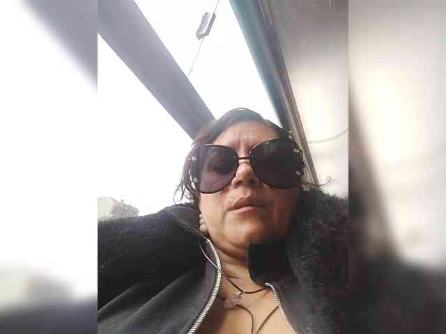 AlexaBrown12 webcam