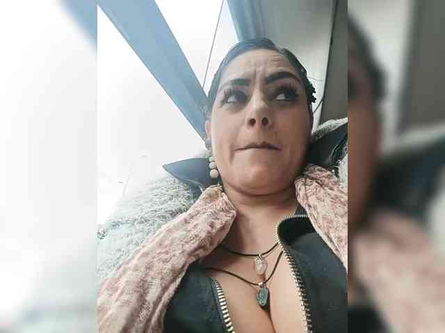 AlexaBrown12 webcam