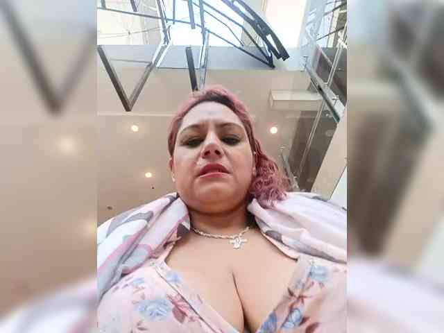 AlexaBrown12 webcam