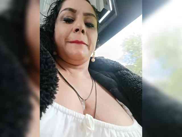 AlexaBrown12 webcam