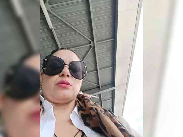 AlexaBrown12 webcam