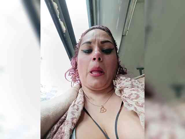 AlexaBrown12 webcam