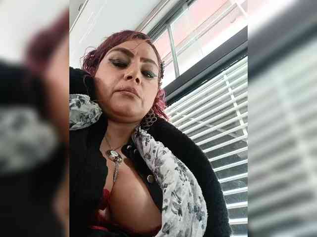 AlexaBrown12 webcam