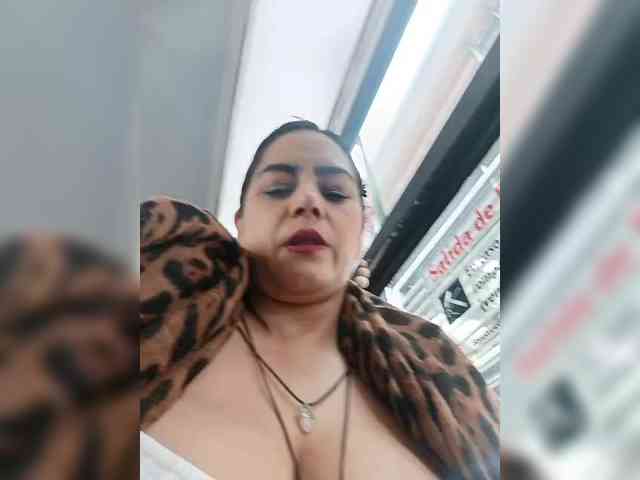 AlexaBrown12 webcam