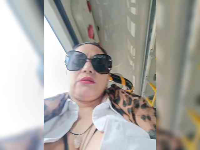 AlexaBrown12 webcam