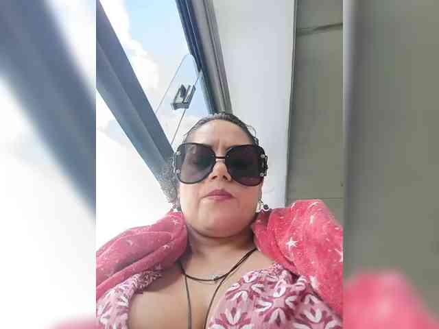 AlexaBrown12 webcam