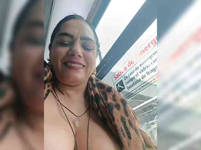 AlexaBrown12 webcam