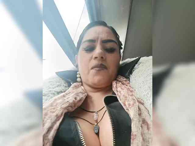 AlexaBrown12 webcam