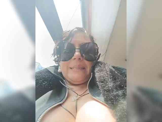 AlexaBrown12 webcam
