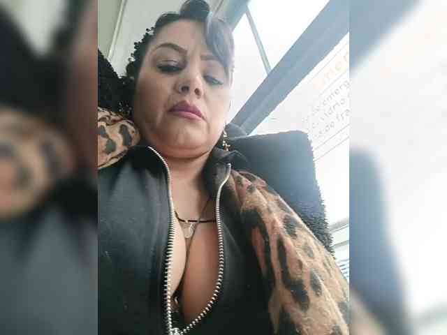 AlexaBrown12 webcam