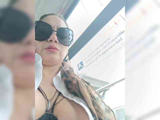 AlexaBrown12 webcam