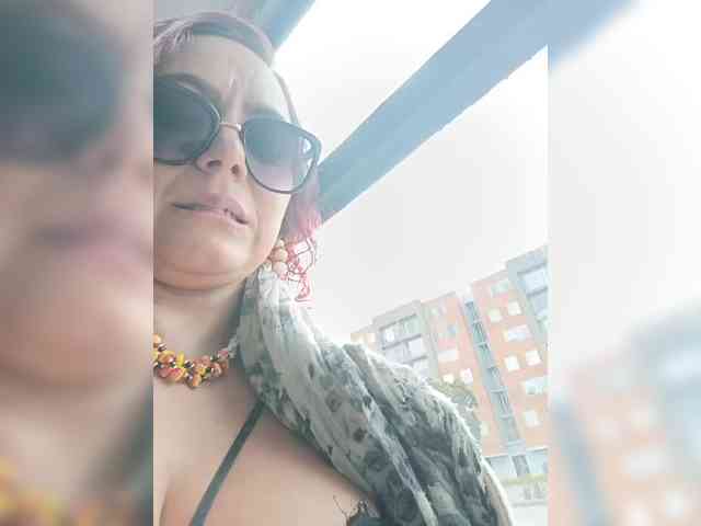 AlexaBrown12 webcam