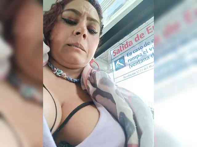 AlexaBrown12 webcam