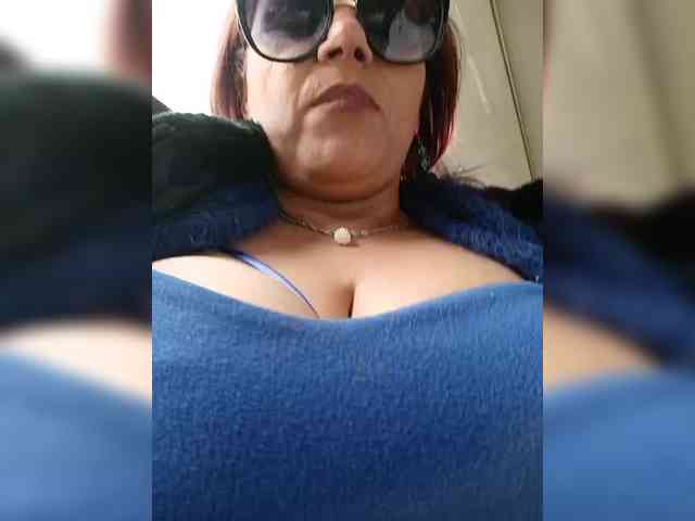 AlexaBrown12 webcam