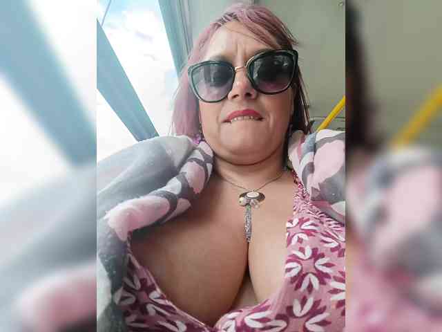 AlexaBrown12 webcam