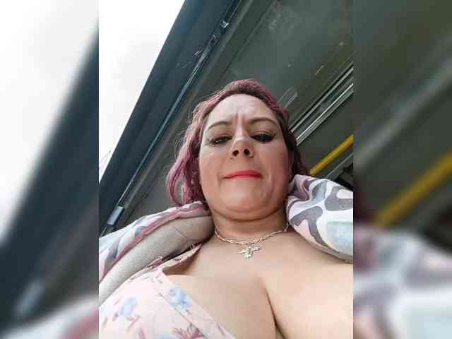 AlexaBrown12 webcam