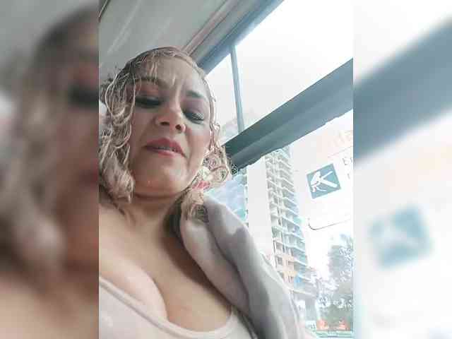 AlexaBrown12 webcam