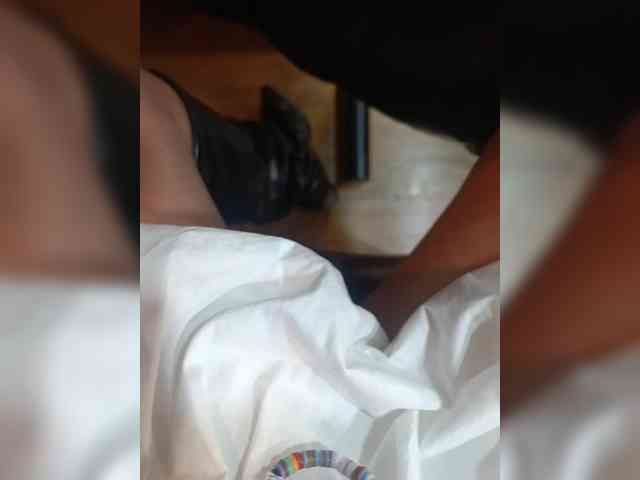 AlexaBrown12 webcam