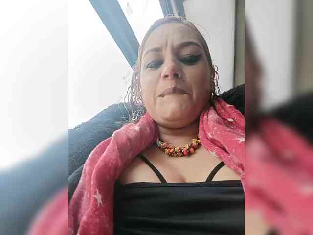 AlexaBrown12 webcam