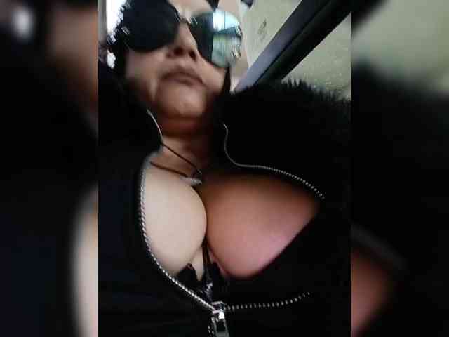 AlexaBrown12 webcam